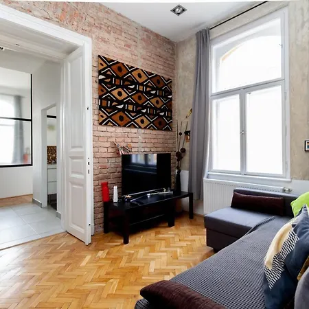 Luxury Loft Under The Castle Apartment *